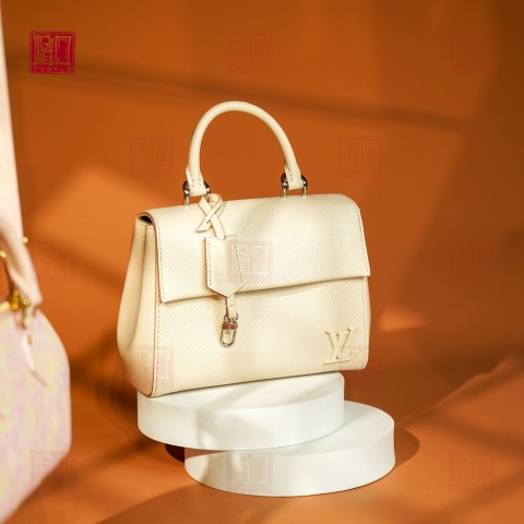 Louis Vuitton Cluny Mini