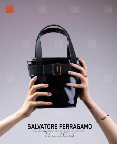 Salvatore Ferragamo Vara Black