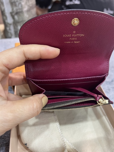 Ví card Lv nút đỏ +