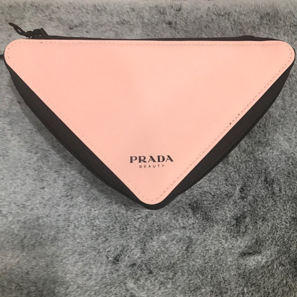 Túi mỹ phẩm Prada tam giác hồng đen KG+