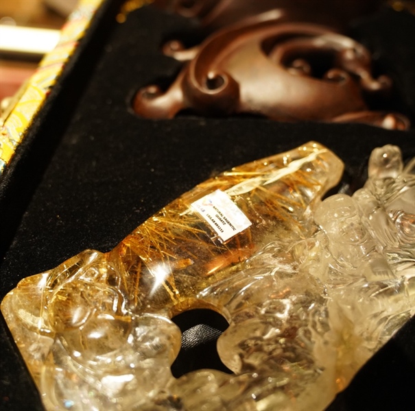 Tác phẩm Quan Âm Tự Tại tóc vàng 893233 KG+