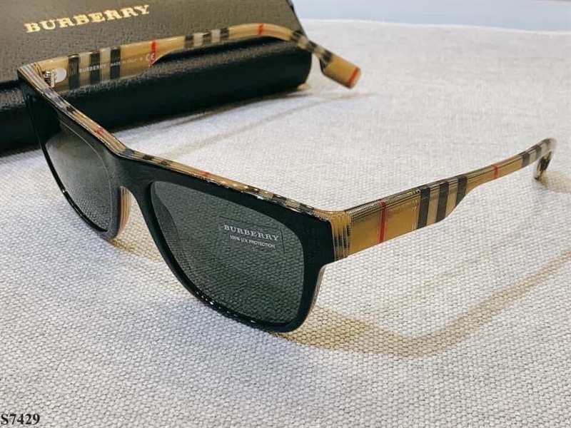 Kính Burberry KG+