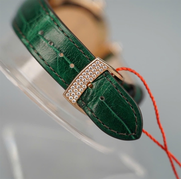Đồng hồ Chopard mặt tròn đính đá quai xanh lá (1933568) sz36 KG+ 2024