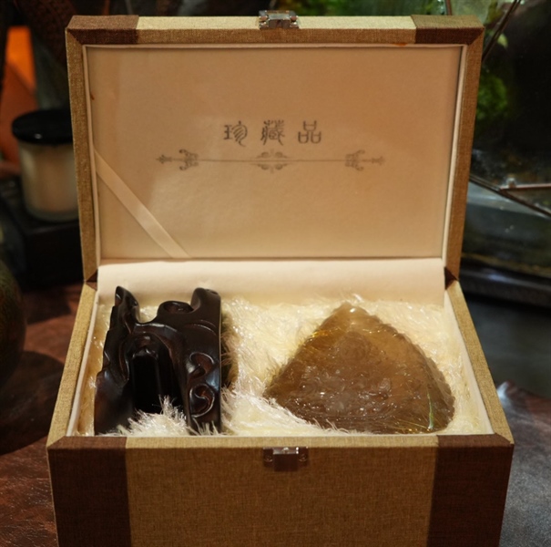 Tác phẩm hoàng tài tóc vàng KG+