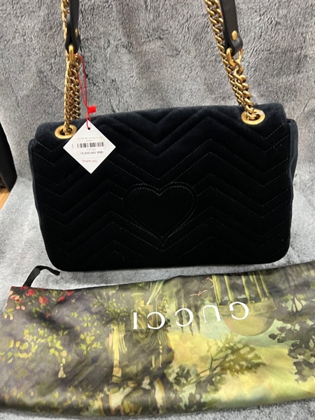 Túi GC đen nhung có chữ loved +