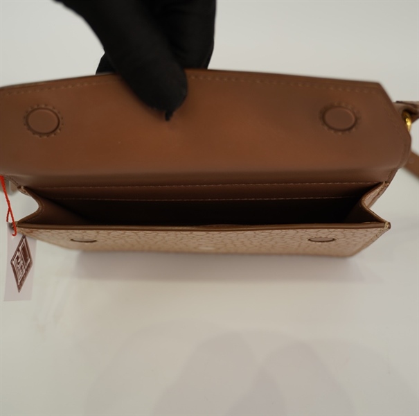 Túi hộp Burberry hoạ tiết 3 nút vàng KG+