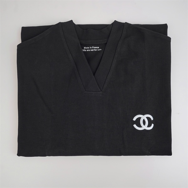 Áo thun Chanel đen cổ tim size XL +