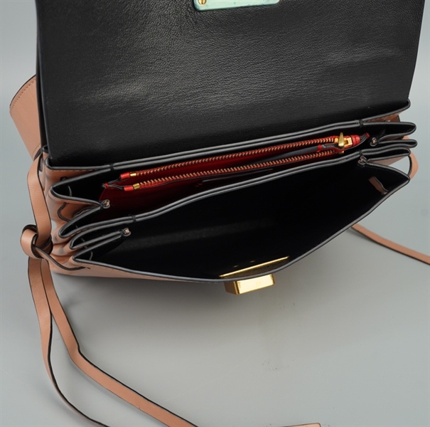Túi Valentino màu nude dây đỏ sz23 KG+