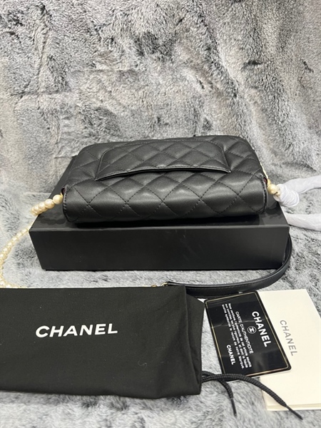 Túi Chanel đen dây đeo ngọc trai+