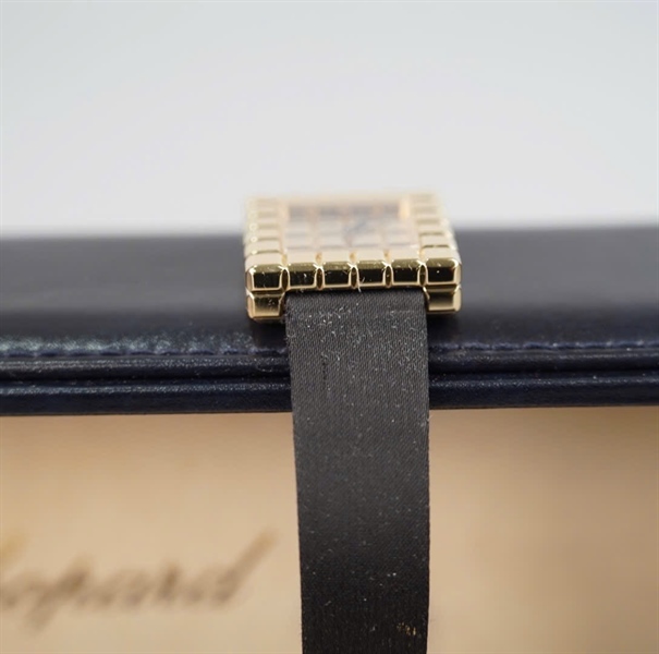 Đồng hồ Chopard mặt vuông dây đen (736882) sz25 (HC) +