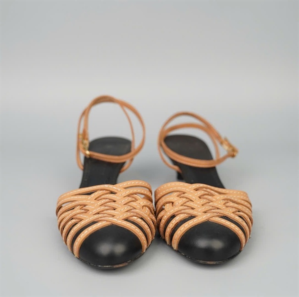 Giày Chanel màu nâu sz36 cao 4p KG+