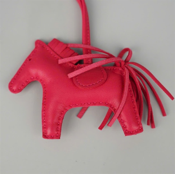 Charm Hermes con ngựa hồng KG+