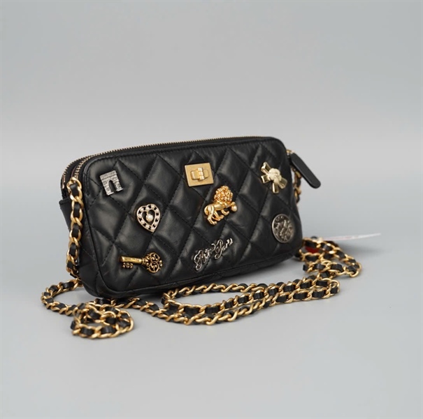 Túi Chanel charm khóa zip 23748092 sz18 KG+