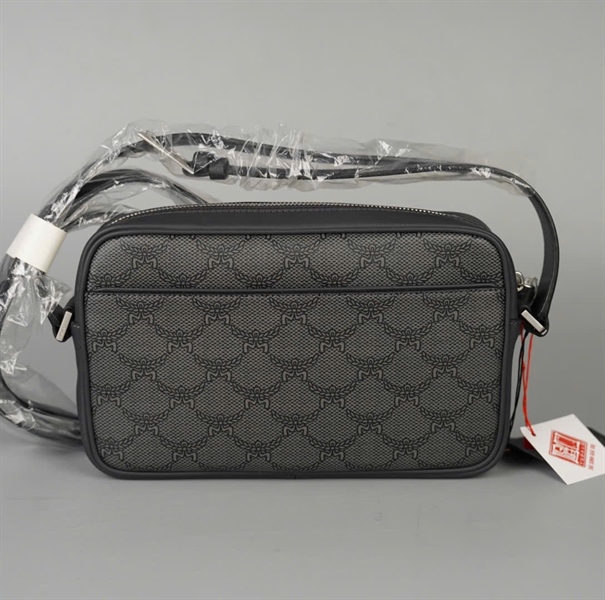Túi MCM đeo chéo xám đậm sz22 KG+