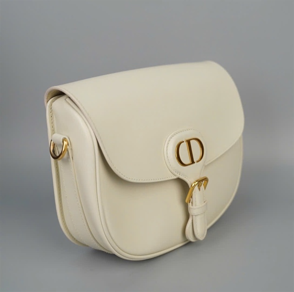 Túi Dior màu trắng sz23 (ALT) KG+