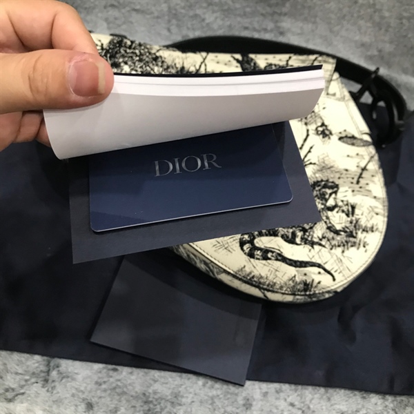 Túi Dior Sadle đen trắng +