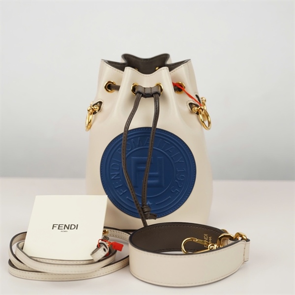 Túi Fendi Bucket trắng sz12 (8BS010 A370 189-0511) (BQ) KG+