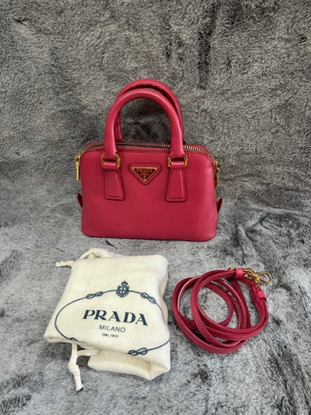 Túi Prada hồng+