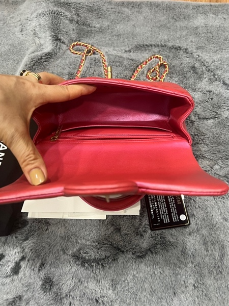 Túi chanel màu hồng ánh xà cừ +