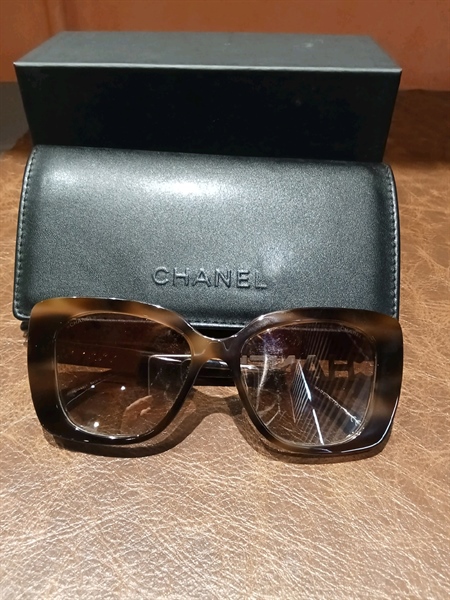Kính Chanel râm gọng nâu loang KG+