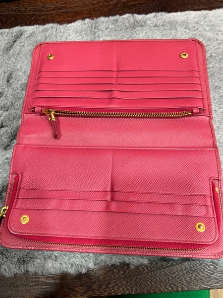 VÍ dài hồng prada+
