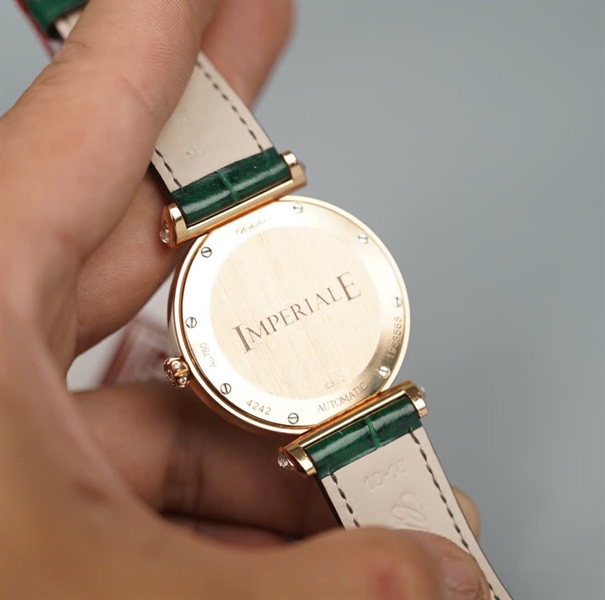 Đồng hồ Chopard mặt tròn đính đá quai xanh lá (1933568) sz36 KG+ 2024