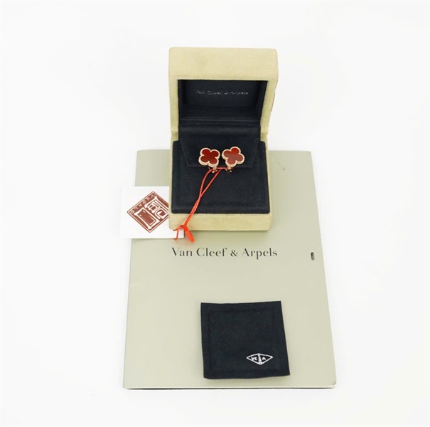 Bông tai Van Cleef màu đỏ (seri 394031) +