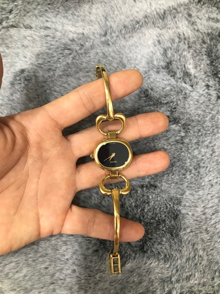 Đồng Hồ Gucci Nữ Vàng Mặt Đen (0024960) +