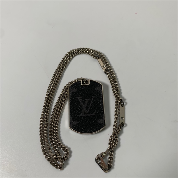 Vòng cổ miếng LV +