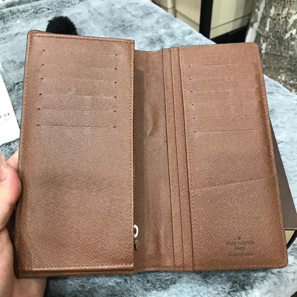 Ví dài LV gập 2 hoa nâu+