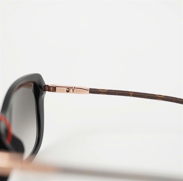 Mắt kính LV hoa nâu gọng đen (93LZ0781E) (HC) KG+