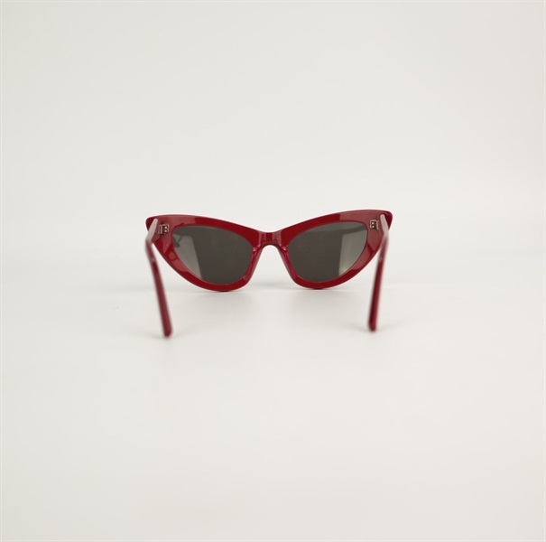 Kính YSL màu đỏ KG+