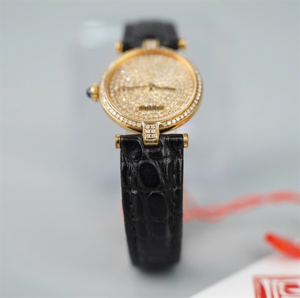 Đồng hồ Cartier dây đen mặt vàng đính đá bộc vàng (580004) (HC) KG+