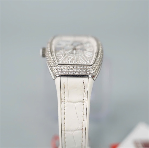 Đồng hồ Franck Muller trắng mặt vuông hình trái tim lướt (No2710) (HC) +