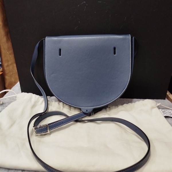 Túi Loewe đáy tròn màu xanh ngọc+