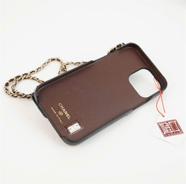 Ốp lưng Chanel đen (code G82C02LC) +