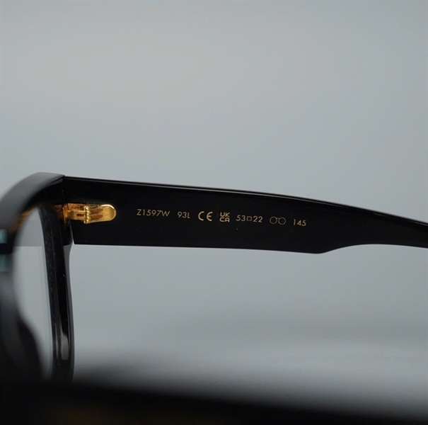 Mắt kính LV đen (Z159W93L) (HC) KG+