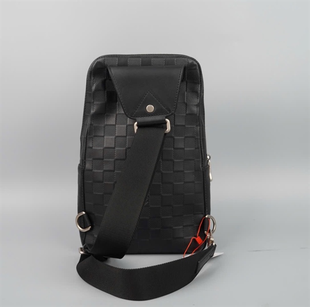 Túi LV đeo chéo ô vuông đen nổi (MB2177) sz20 KG+