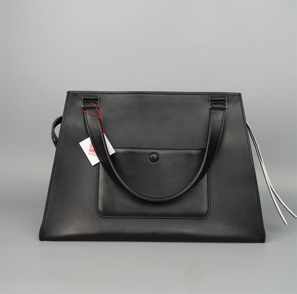Túi Celine handle đen trắng sz35 KG+