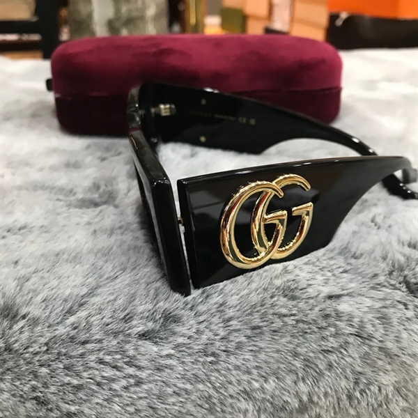 Kính đen GG chữ nhật gọng bản lớn KG+