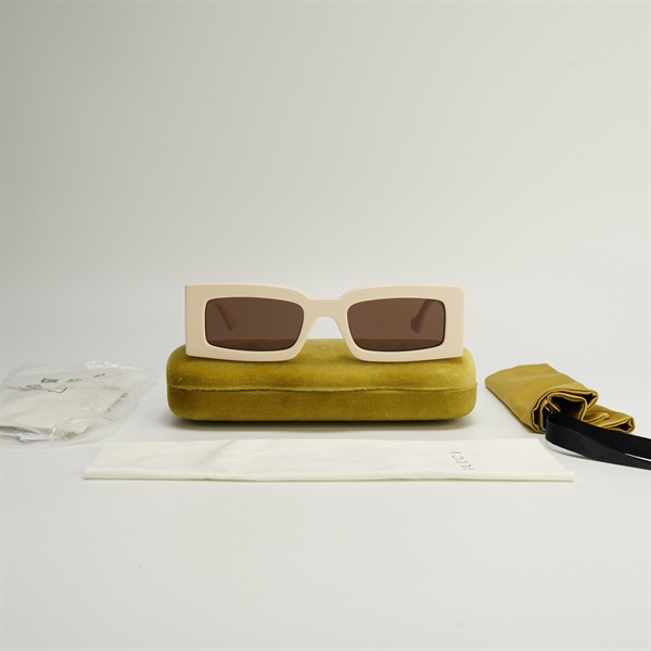 Mắt kính Gucci vuông trắng KG+