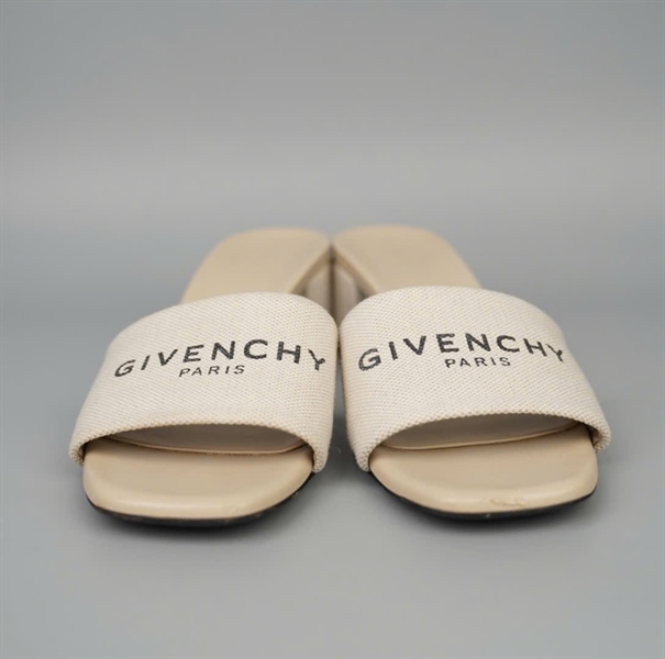 Dép Giverchy màu trắng sz39 cao5.5p KG+