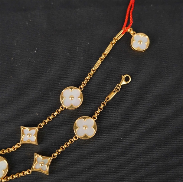 Vòng tay Van Cleef hoa trắng KG+