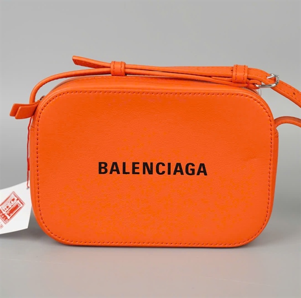 Túi Balenciaga đeo chéo cam sz16 KG+