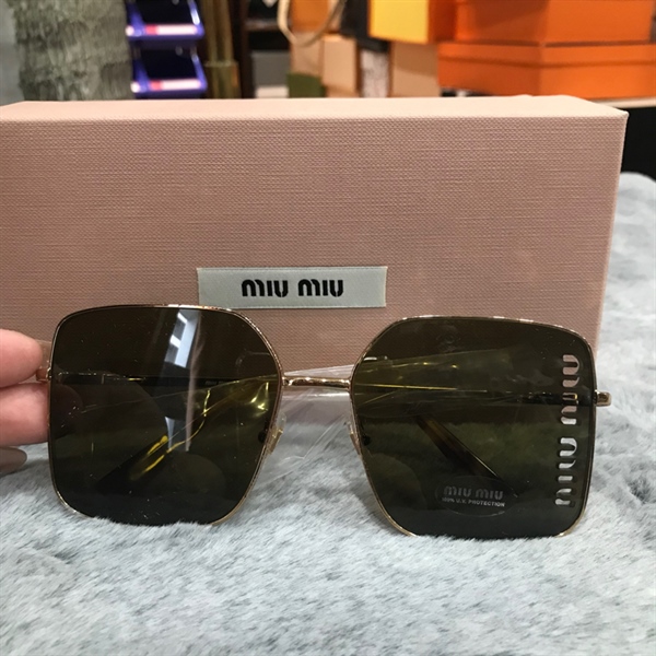 Kính râm MiuMiu mắt lớn gọng vàng nâu loang KG+