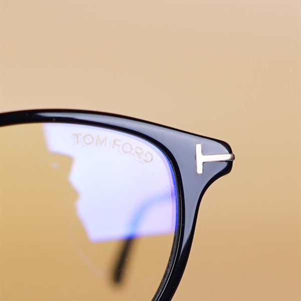 Kính Tom Ford gọng tròn KG+