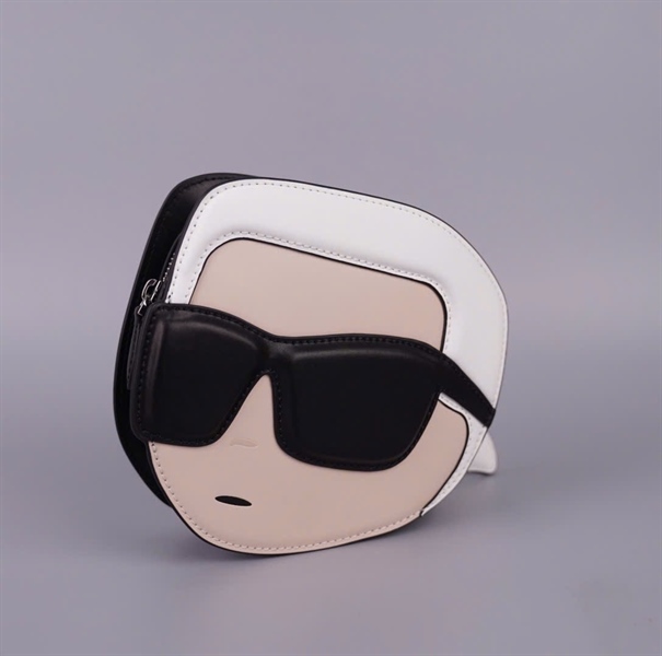 Túi Karl Lagerfeld trắng hình mặt sz20 KG+