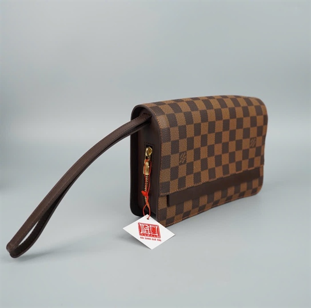 Clutch LV ô vuông nâu FL1014 25cm (LT) KG+