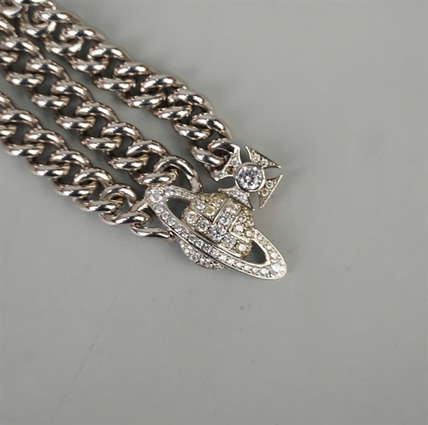 Vòng tay Vivienne Westwood bạc KG+