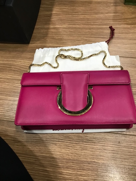 Túi đeo vai Salvatove màu hồng KG+